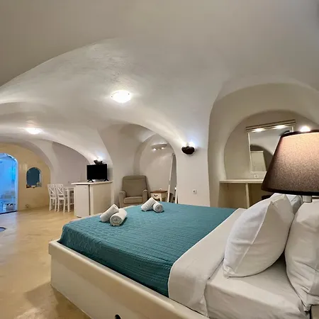 Traditional Cave Villa-Paradise & Prive Jacuzzi Emporio  Exterior photo