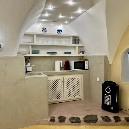 Traditional Cave Villa-Paradise & Prive Jacuzzi Emporio  Exterior photo