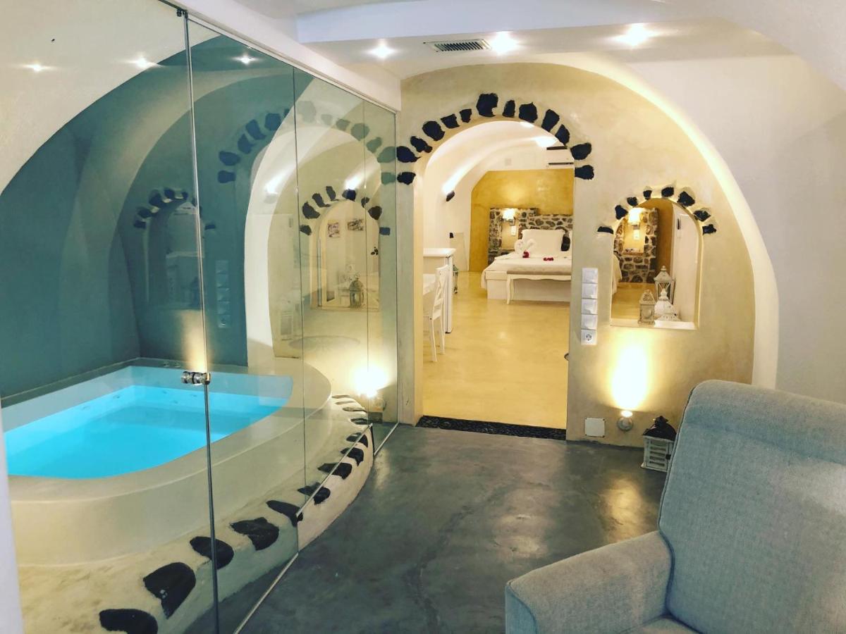 Traditional Cave Villa-paradise & Prive Jacuzzi Emporio (Santorini)